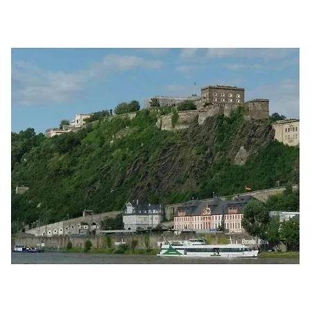 Am Alten Kirchplatz 4 *